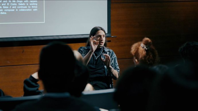 El director alacantí Carlos Salado ha presentat a Nova York la seua pellícula 'Criando ratas',