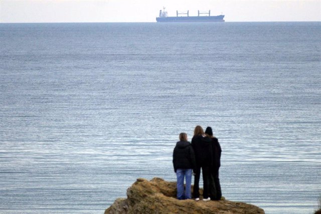 Archivo - Barco cargado de productos agrícolas zarpa desde puertos de Odesa, en el mar Negro