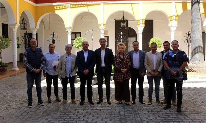Representantes de nueve municipios del Arco Norte del Aljarafe de Sevilla.