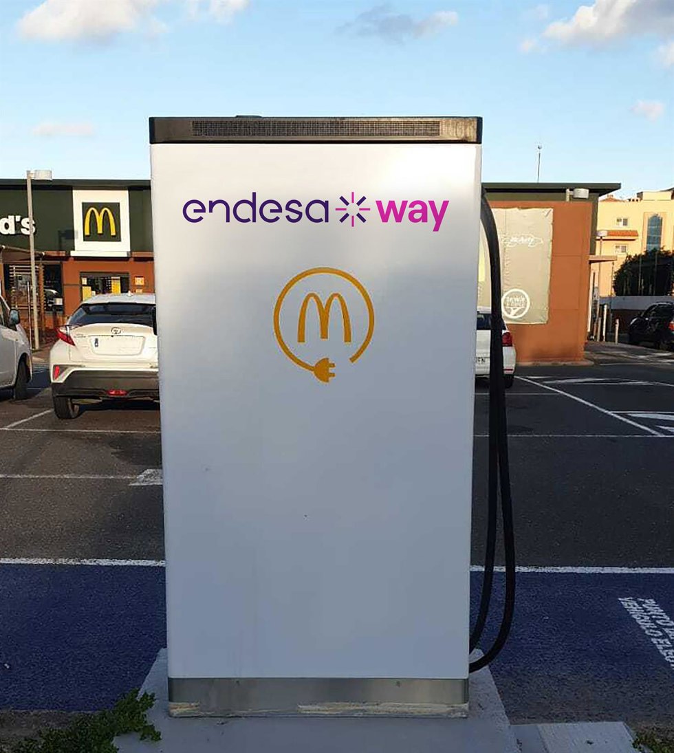 McDonalds.- Endesa supera los 200 puntos de recarga operativos en restaurantes de McDonald's, cuatro de ellos en Ibiza