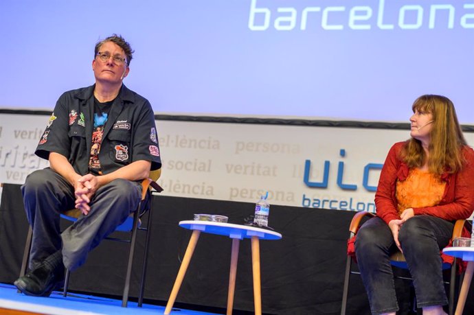 Richard Taylor y su esposa y social, Tania Rodger, impartieron una conferencia en UIC Barcelona