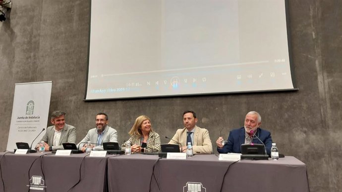 Isabel Paredes en las jornadas de La Línea.