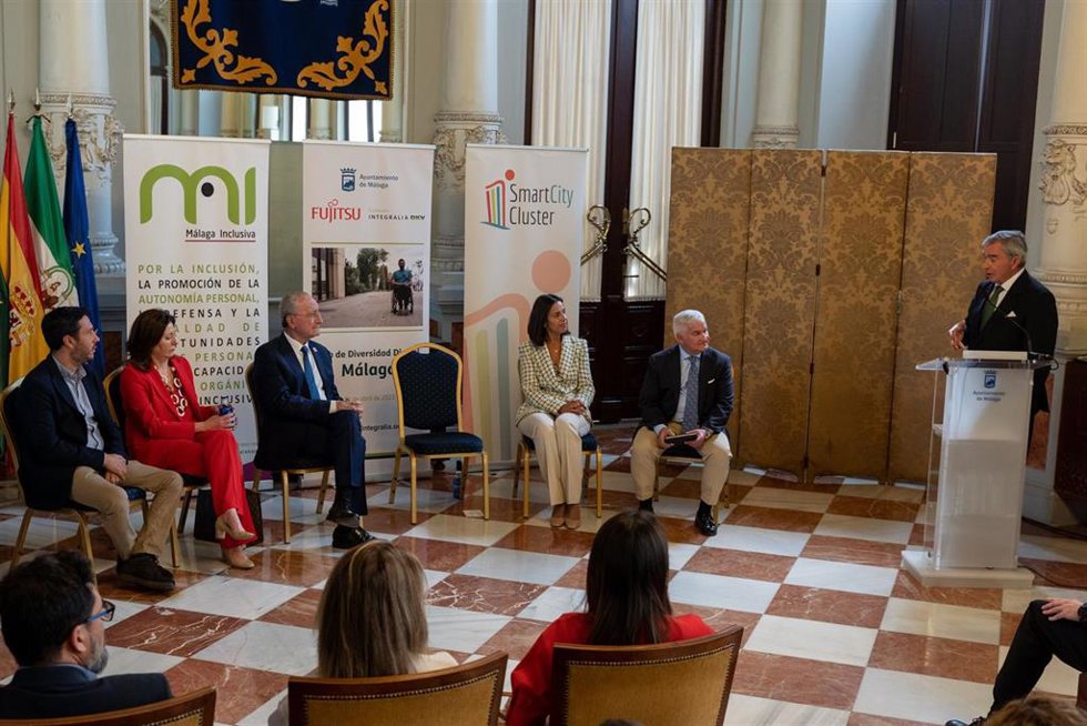 Un momento del acto celebrado en el Ayuntamiento de Málaga.