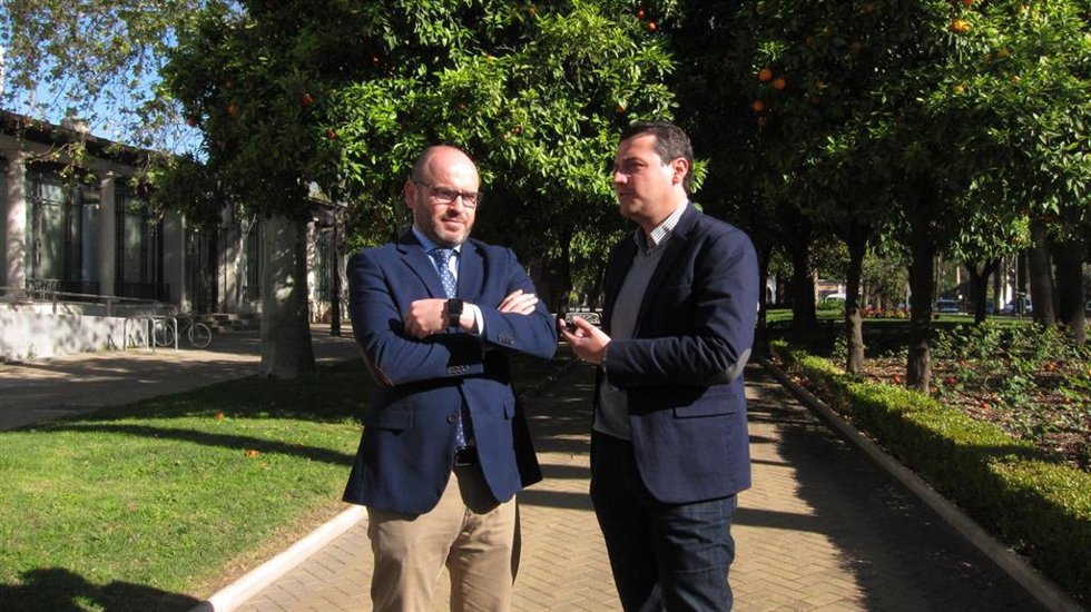 Archivo - José María Bellido con Bernardo Jordano, en una imagen de archivo.