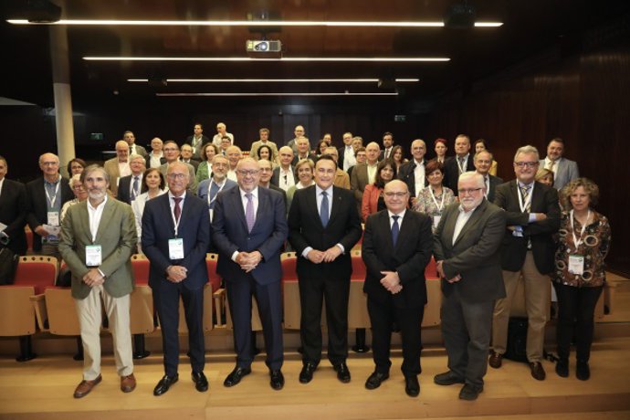 Autoridades en la 83 asamblea general de la Conferencia de Decanos de Facultades de Medicina.