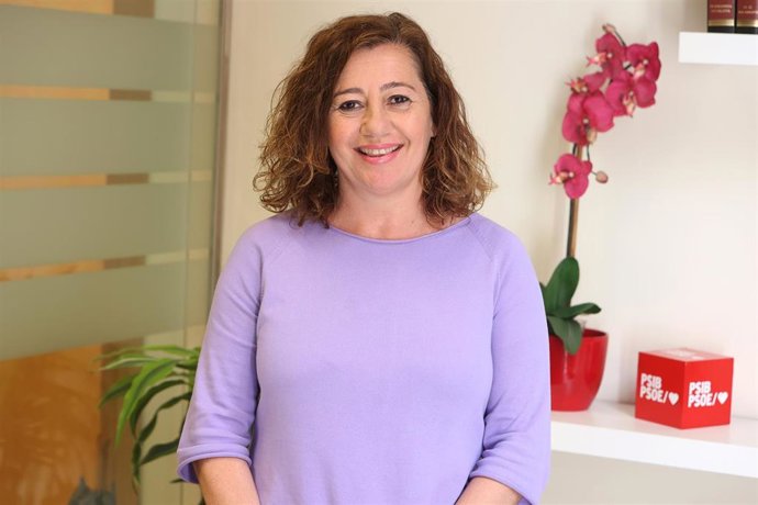 La presidenta del Govern, Francina Armengol, posa durante una entrevista para Europa Press, a 4 de abril de 2023.