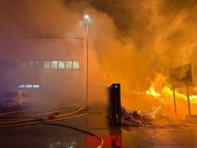 L'incendi a una planta de compostatge de Botarell (Tarragona)