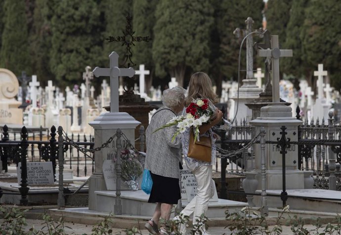 Archivo - Imagen de archivo del cementerio de Sevilla