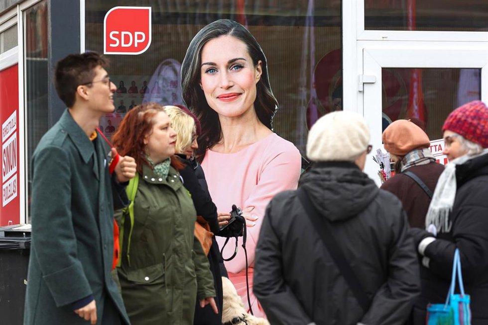 Cartel electoral con la imagen de Sanna Marin, primera ministra de Finlandia