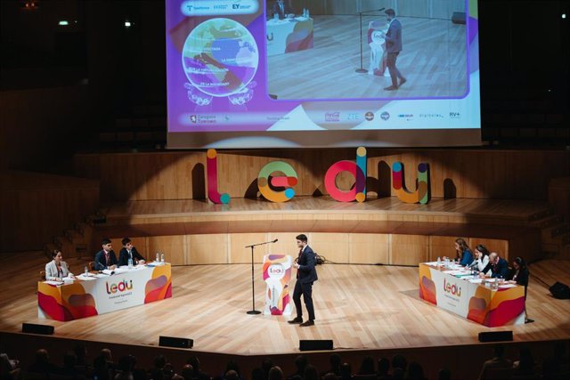 SEUR refuerza su compromiso con la Liga Española de Debate Universitario como patrocinador oficial