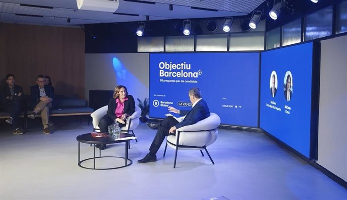 La alcaldesa de Barcelona, Ada Colau, durante la conferencia en el ciclo 'Objectiu Barcelona' organizado por Barcelona Global y La Vanguardia, este viernes 14 de febrero de 2023