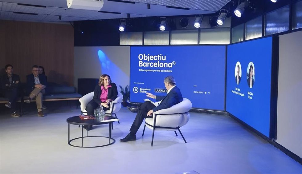La alcaldesa de Barcelona, Ada Colau, durante la conferencia en el ciclo 'Objectiu Barcelona' organizado por Barcelona Global y La Vanguardia, este viernes 14 de febrero de 2023