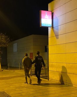 La Policía Local de Sant Vicent del Raspeig detiene a un hombre en busca y captura por abusos sexuales y otras causas judiciales