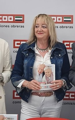 La secretaria general de CCOO de Extremadura, Encarna Chacón, en rueda de prensa sobre un informe relativo a la situación de los mayores