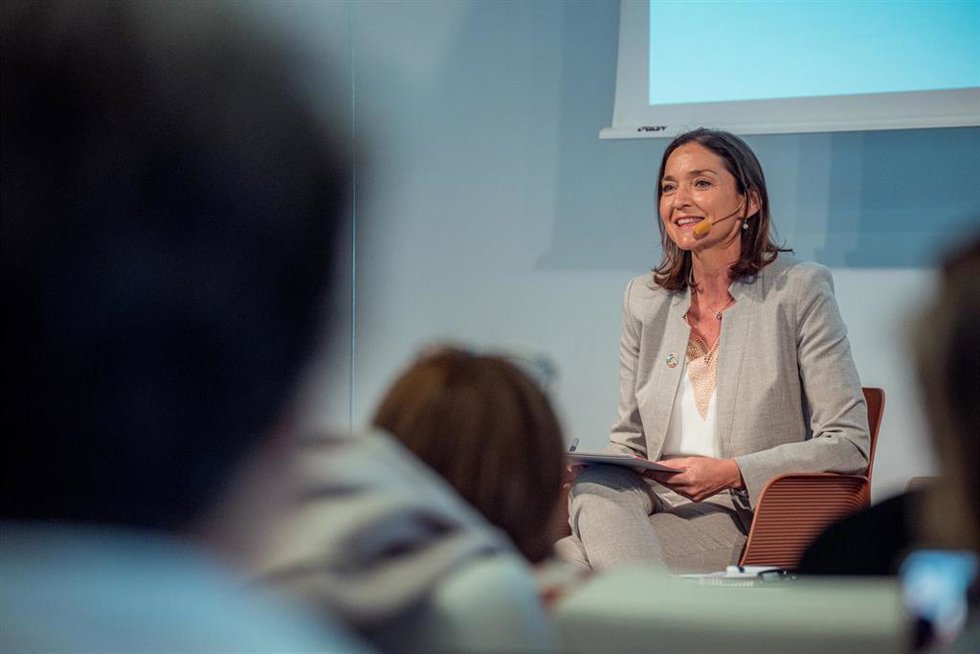 La candidata del PSOE a la alcaldía de Madrid, Reyes Maroto, interviene durante la presentación del plan de transformación urbana 'Madrid Próximo', en el Colegio Oficial de Arquitectos de Madrid, a 14 de abril de 2023, en Madrid (España). 