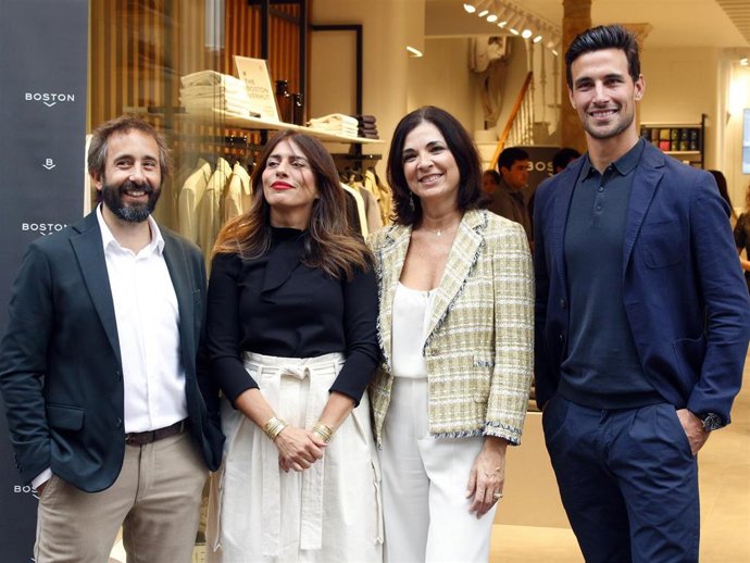 Archivo - Jaime Astrain, maestro de ceremonias en la inauguración de la nueva tienda de la firma de moda masculina Boston en Sevilla