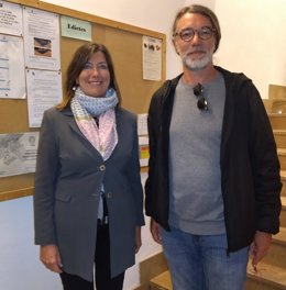 La presidenta de la Federación Socialista de Mallorca (FSM), Patricia Gómez, y el candidato a la alcaldía de Puigpunyent, Toni Marí.