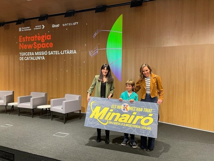 La secretria de Polítiques Digitals, Gina Tost, en l'acte de presentació del tercer satllit de la Generalitat