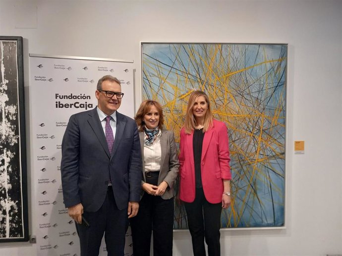 Llegan a Logroño las obras ganadoras del Premio Nacional Ibercaja de Pintura Joven con la presencia de un autor riojano