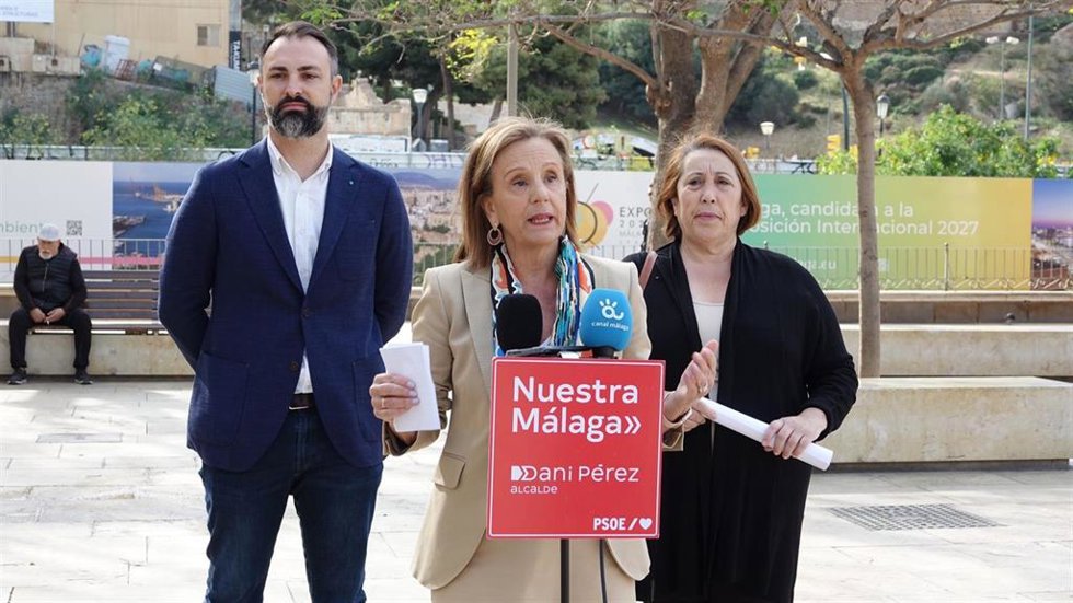 La viceportavoz municipal socialista, Begoña Medina, en rueda de prensa