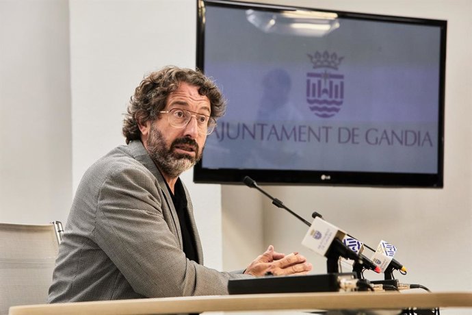 Archivo - El portavoz del Grupo Municipal Socialista en Gandia, Vicent Mascarell