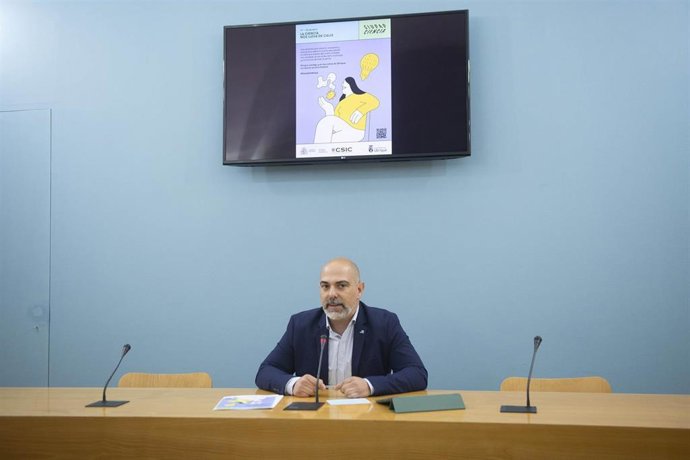 El diputado provincial de Desarrollo Local y teniente de alcalde del Ayuntamiento de Ubrique, Manuel Chacón, en rueda de prensa