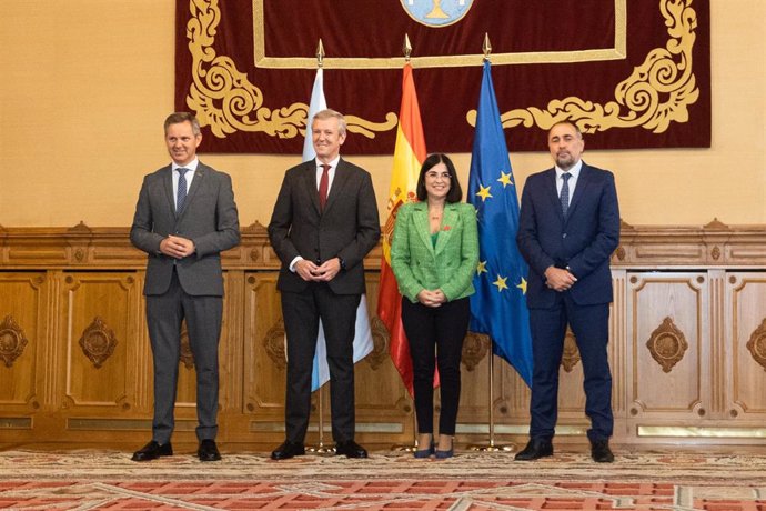 Archivo - El delegado del Gobierno en Galicia, José Miñones; el presidente de la Xunta, Alfonso Rueda; la ministra de Sanidad, Carolina Darias;  y el consejero de Sanidad gallego, Julio García Comesaña; antes del Consejo Interterritorial, a 7 de octubre