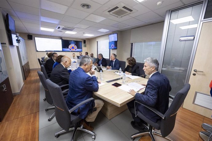 El ministro del Interior, Fernando Grande-Marlaska, preside la reunión de punto de situación del Centro Nacional de Emergencias de Protección Civil.