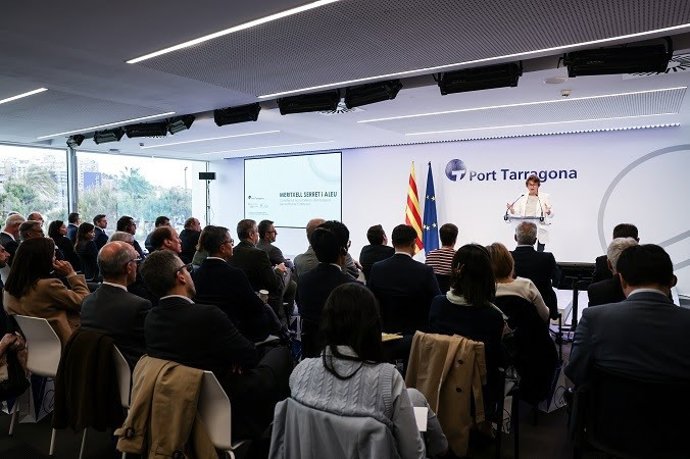 Discurso de la consellera Meritxell Serret ante el cuerpo consular.