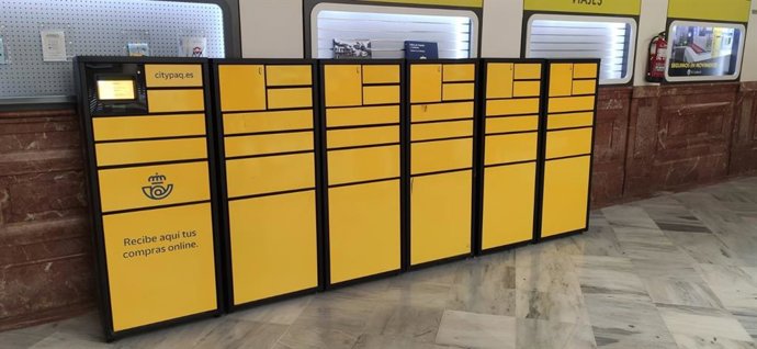 Taquillas del servicio Citypaq de Correos en una oficina de la provincia.