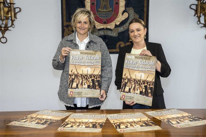 La alcaldesa de camargo, Esther Bolado, y la concejala de Festejos, Marián Vía, en la presentación de los actos