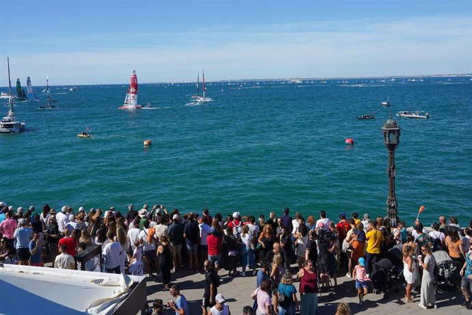 Archivo - Sexta prueba puntuable del Circuito Mundial de SailGP, competición náutica que se disputa en la costa gaditana a 24 de septiembre del 2022 en Cádiz