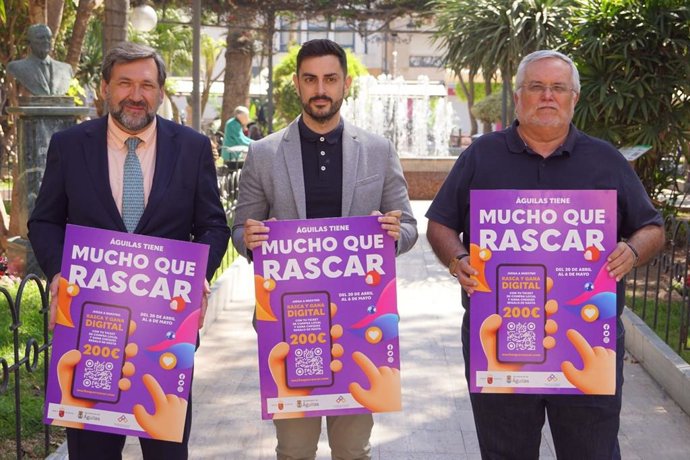 El director general de Comercio e Innovación Empresarial, Miguel Ángel Martín, en la presentación de la campaña de dinamización 'Mucho que rascar'