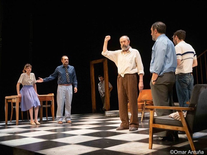 Archivo - Representación de la obra El retorno al hogar de Harold Pinter.