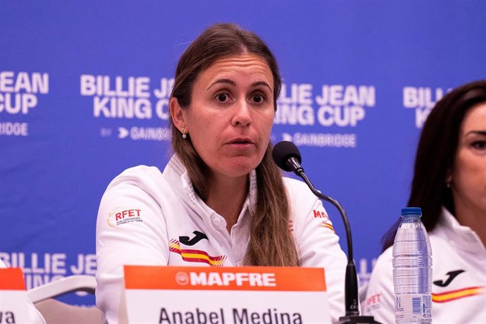 Anabel Medina en una rueda de prensa como capitana del equipo español de la Billie Jean King Cup