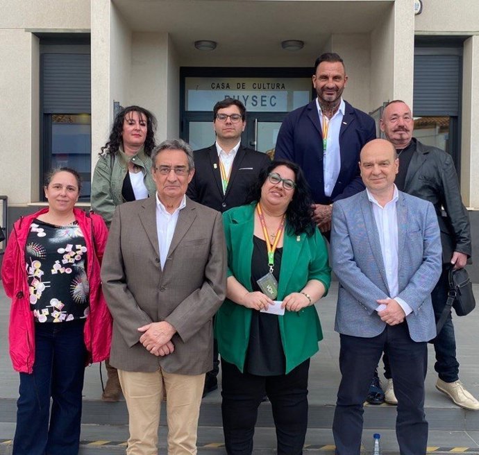 VOX ha presentado su candidatura al Ayuntamiento de Pinseque, encabezada por Laura Fernández