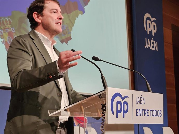 El presidente del PP de CyL, Alfonso Fernández Mañueco, participa en la Convención del PP de JaénVa