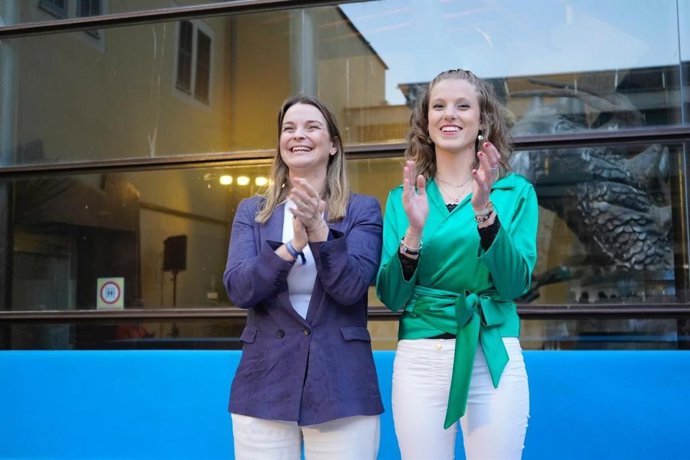 Marga Prohens y Catalina Maria Mascaró, en Binissalem.