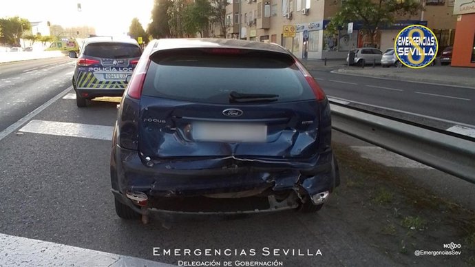 Cuatro heridos leves tras una colisión entre dos coches en Ronda Urbana Norte