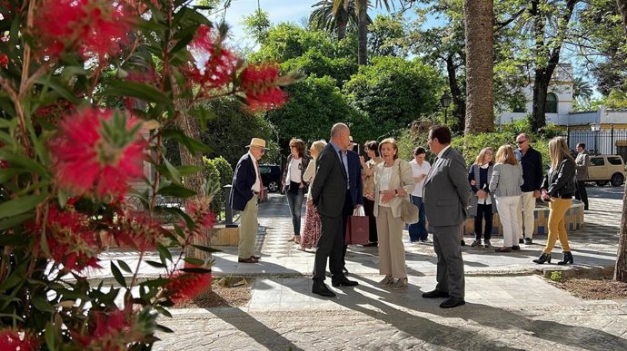 Muñoz aborda con vecinos de Santa Cruz mejoras en el barrio en materia patrimonial y de regulación turística