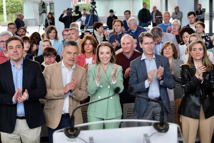 Cuca Gamarra arropando la candidatura de Conrado Escobar al Ayuntamiento de Logroño