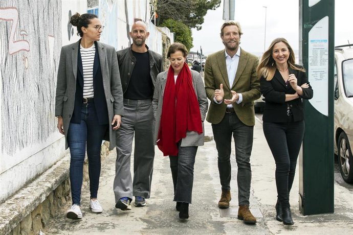 El candidato del PRC a la Alcaldía de Santander, Felipe Piña, junto a algunos miembros de su lista