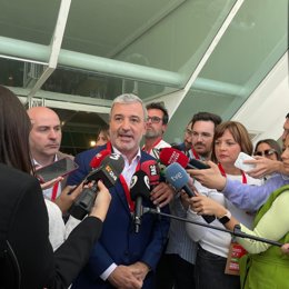 El candidat del PSC a l'Alcaldia de Barcelona, Jaume Collboni, en la Conferncia Municipal del PSOE a Valncia