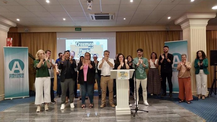 La Asamblea Ciudadana Portuense (ACP) presentó públicamente este sábado a las veinte personas que acompañarán al aspirante a la Alcaldía del Puerto de la Cruz, David Hernández, en la candidatura de la formación a las elecciones locales del próximo 28 d
