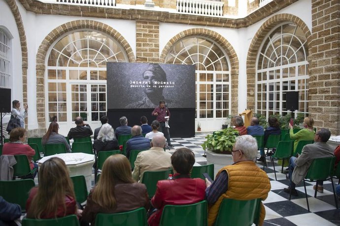 Presentación del documental   'General Modesto. Memoria de un perdedor',