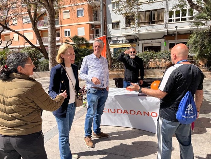 La candidata de CS a la alcaldía de Palma, Eva Pomar, en el Camp d'en Serralta.