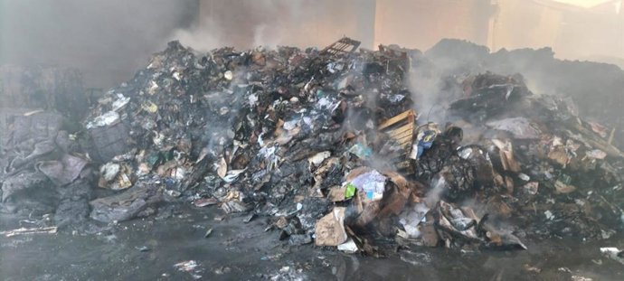 Restos de los residuos de la nave de Vilalba