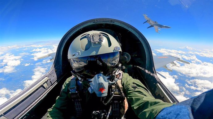 Piloto de avión de combate del Ejército de China durante unas maniobras alrededor de Taiwán