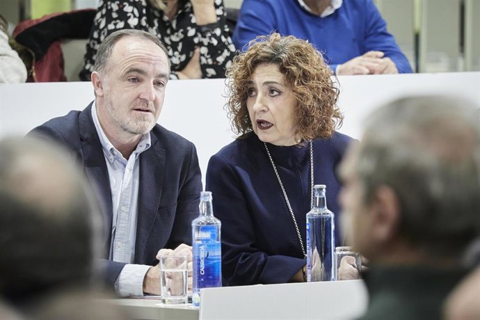 Archivo - El presidente de UPN, Javier Esparza, y la secretaria general de UPN, Yolanda Ibáñez