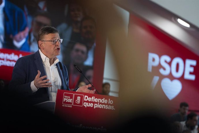 El 'president' de la Generalitat Valenciana y secretario general del PSPV, Ximo Puig, en la Conferencia Municipal del PSOE